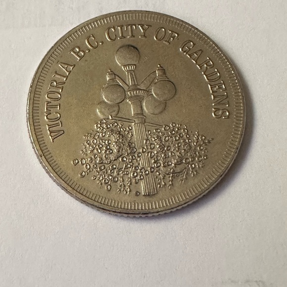 1978 Victoria BC Trade Dollar Token City of Gardens Canada dollar coin - Picture 2 of 2